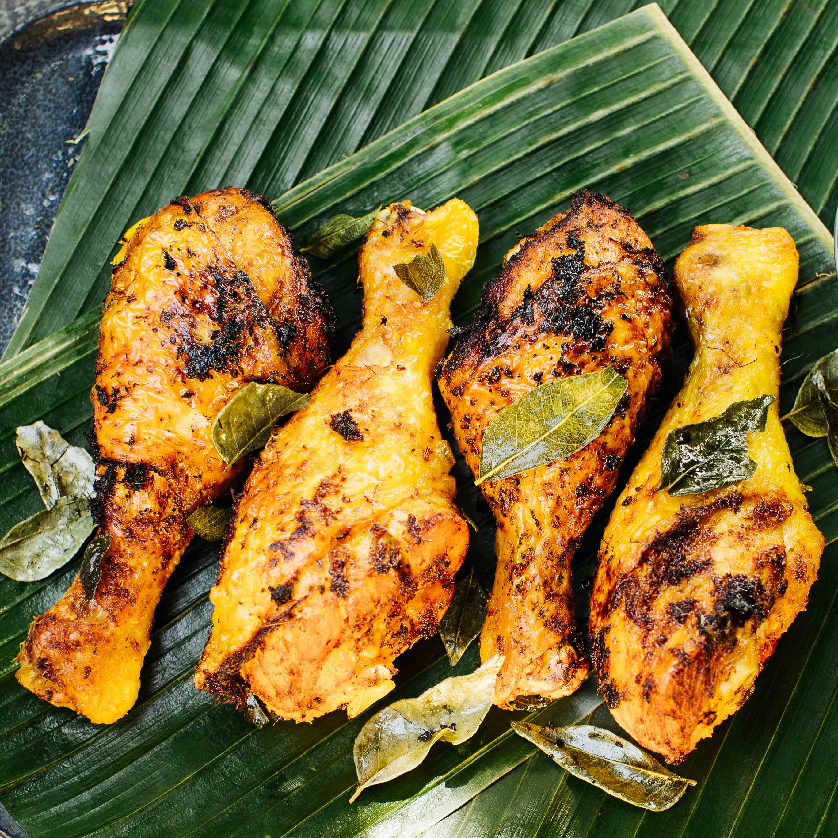Ayam Goreng - Frittiertes Hähnchen mit würziger Curry-Paste