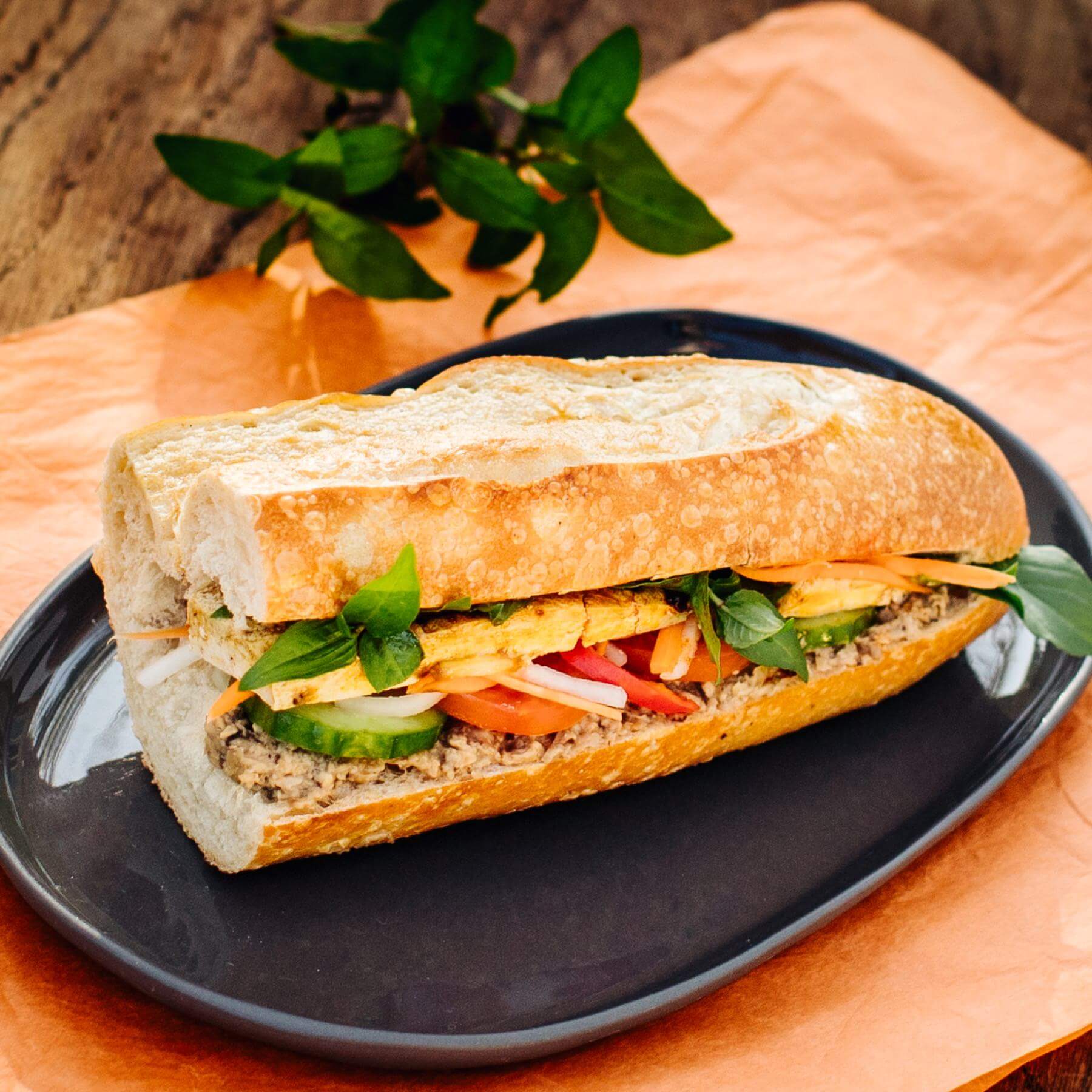 Veganes Banh-Mi-Sandwich aus Vietnam