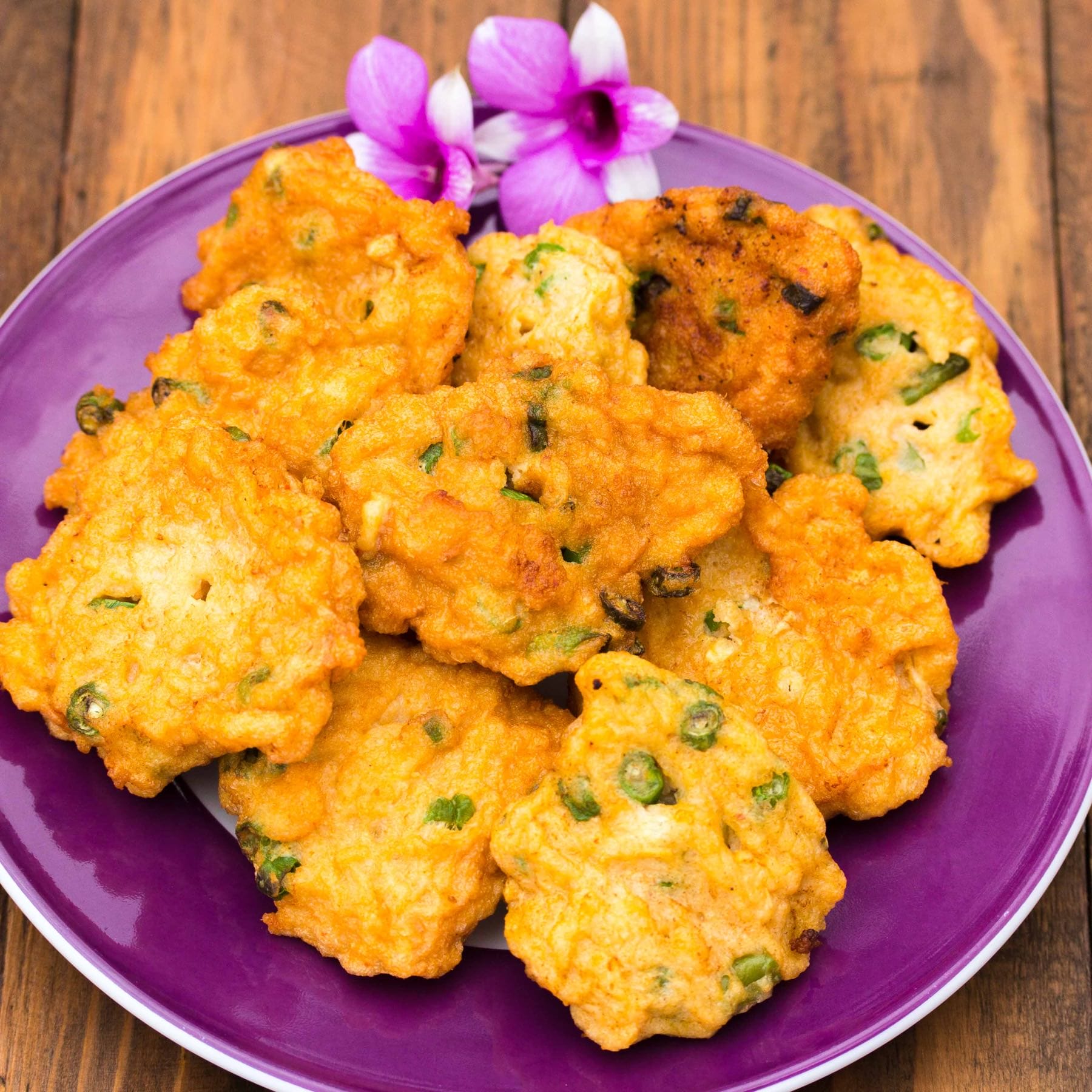 Fischplätzchen mit Gurken-Erdnuss Relish - Tod Mun Pla
