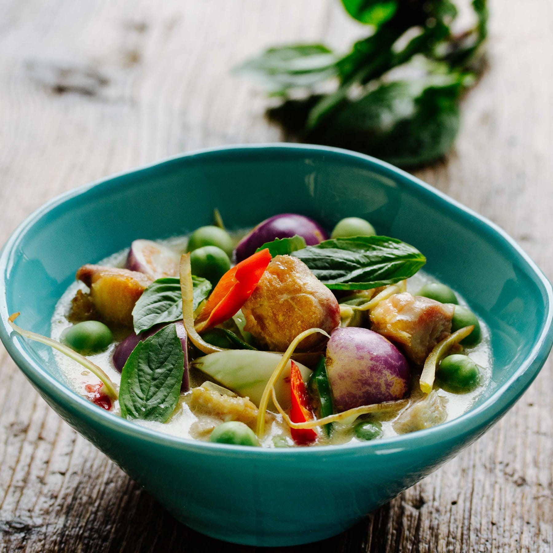 Grünes Thai-Curry mit Hähnchen