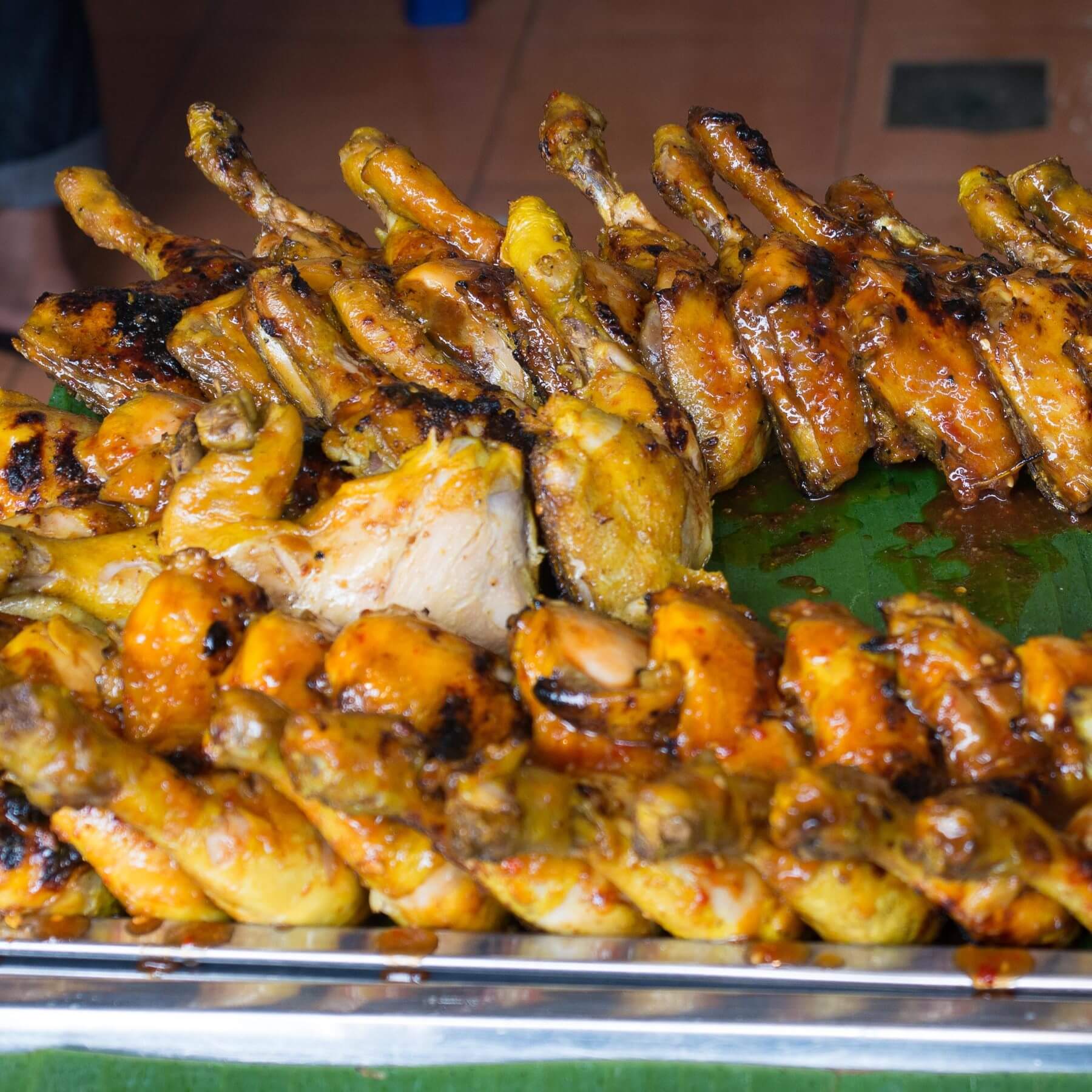 Frittiertes Hähnchen mit würziger Curry-Paste