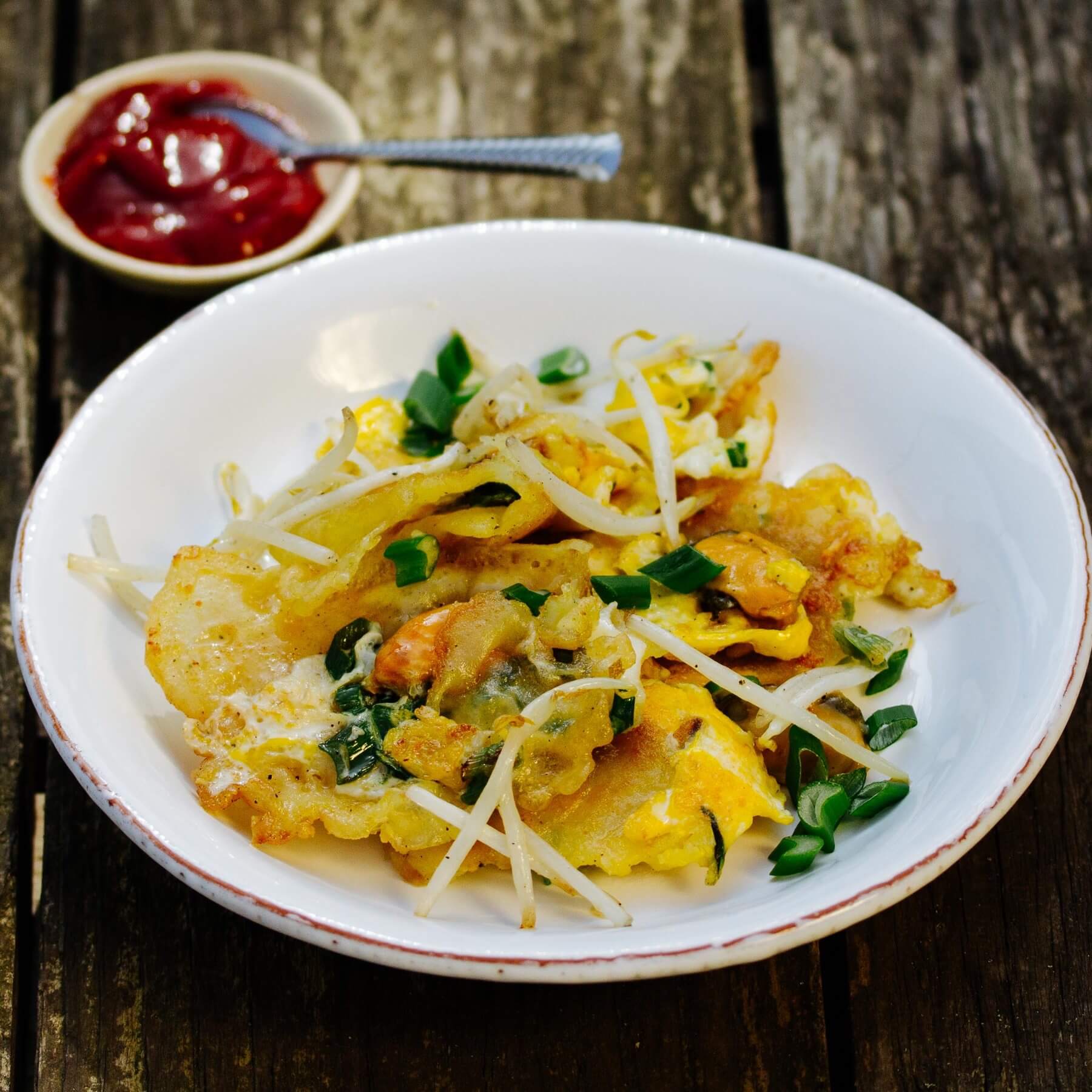 Hoy Tod - Knuspriges Thai-Omelett mit Muscheln