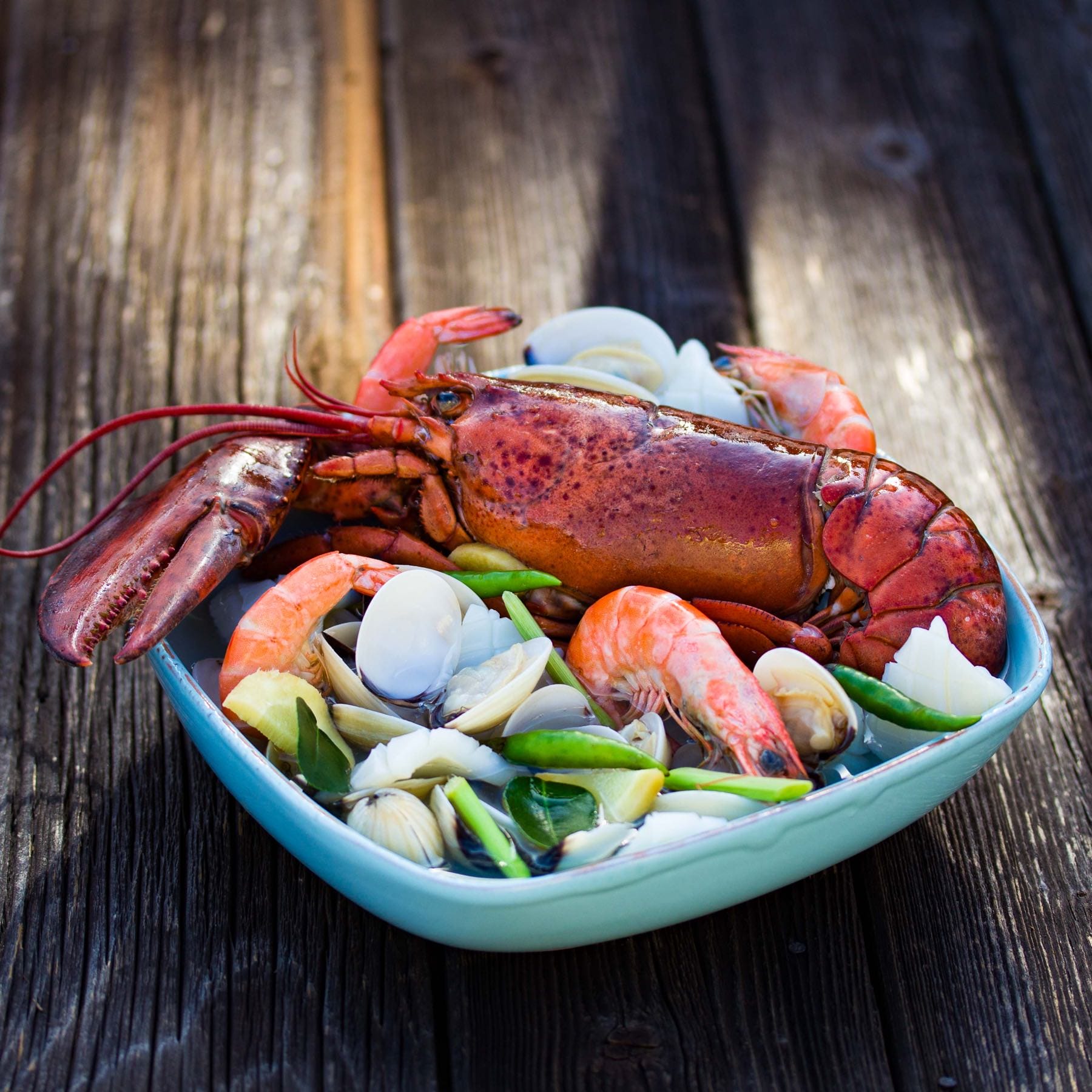 Sauer-scharfe Meeresfrüchtesuppe aus Thailand - Tom Yum Poh Taek