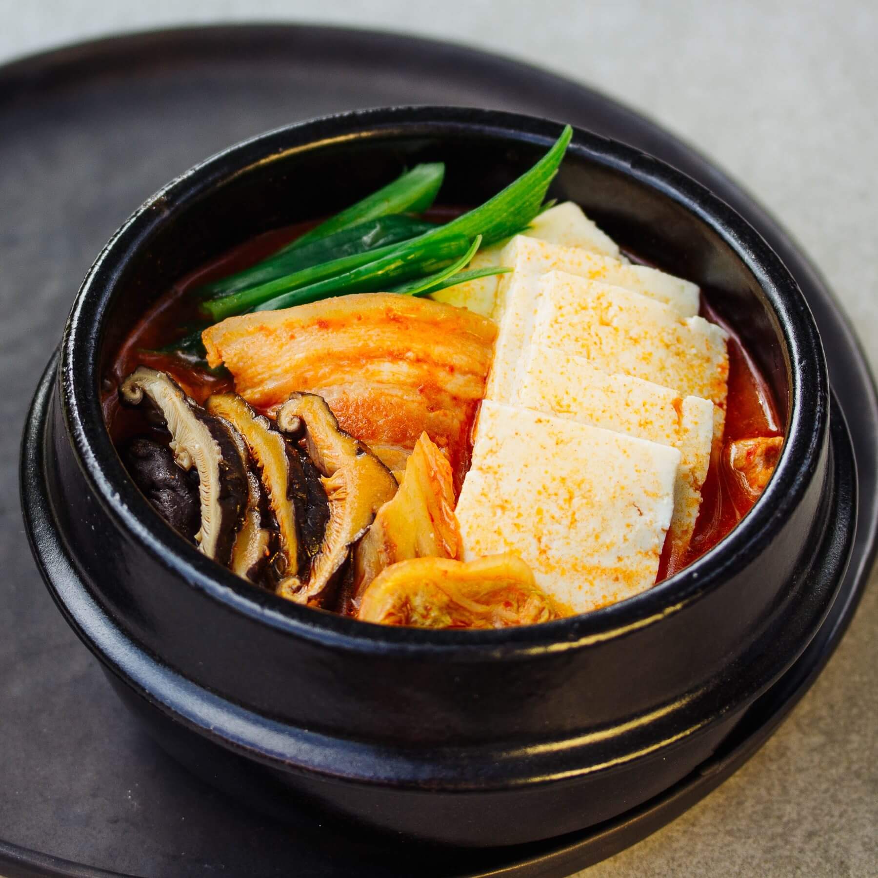 Koreanischer Kimchi Eintopf - Kimchi Jjigae
