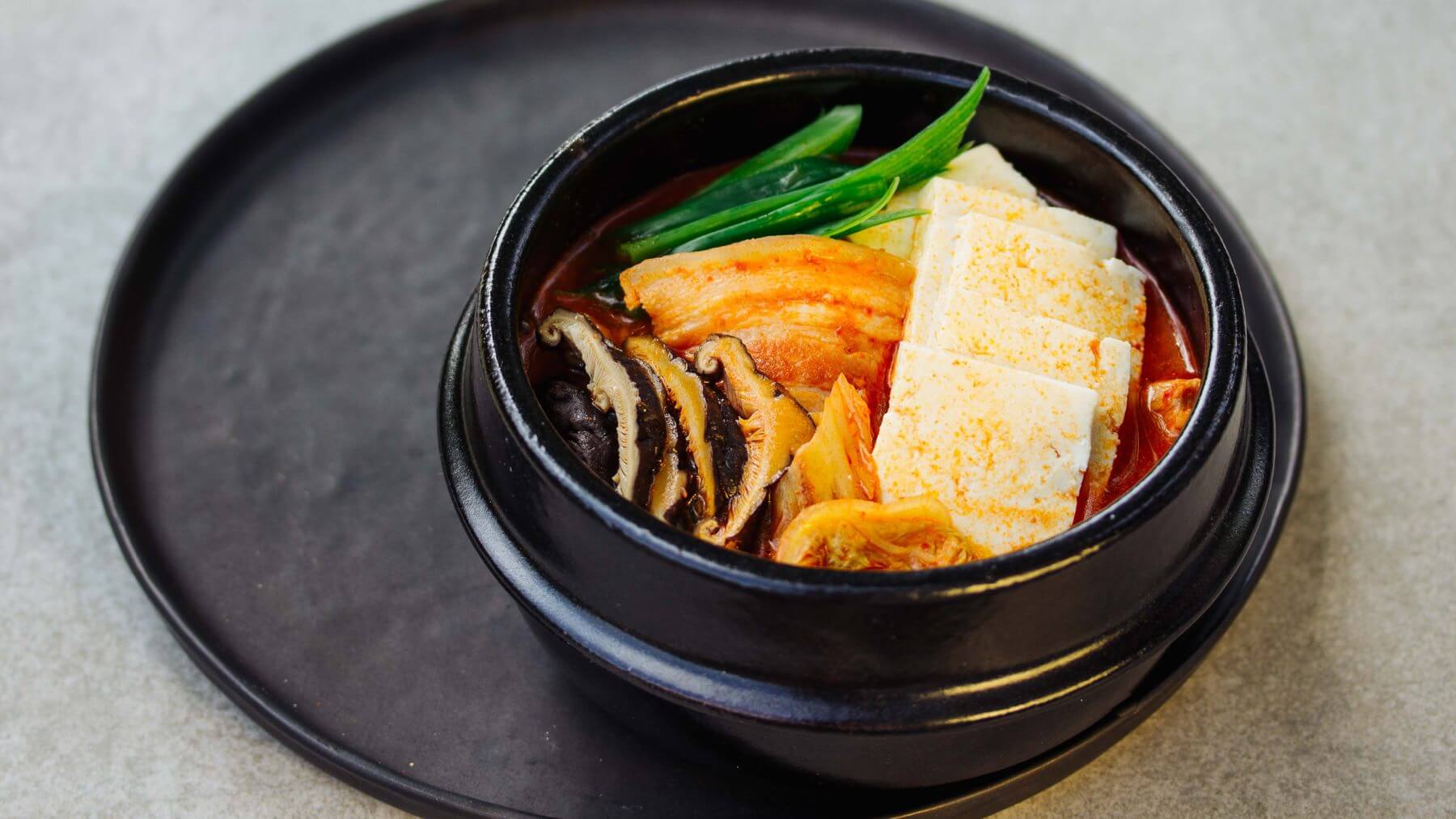 Koreanischer Kimchi Eintopf - Kimchi Jjigae