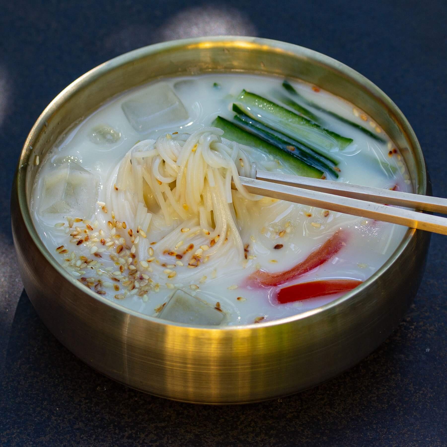 Erfrischende Sojamilch-Suppe aus Korea - Kong-Guksu