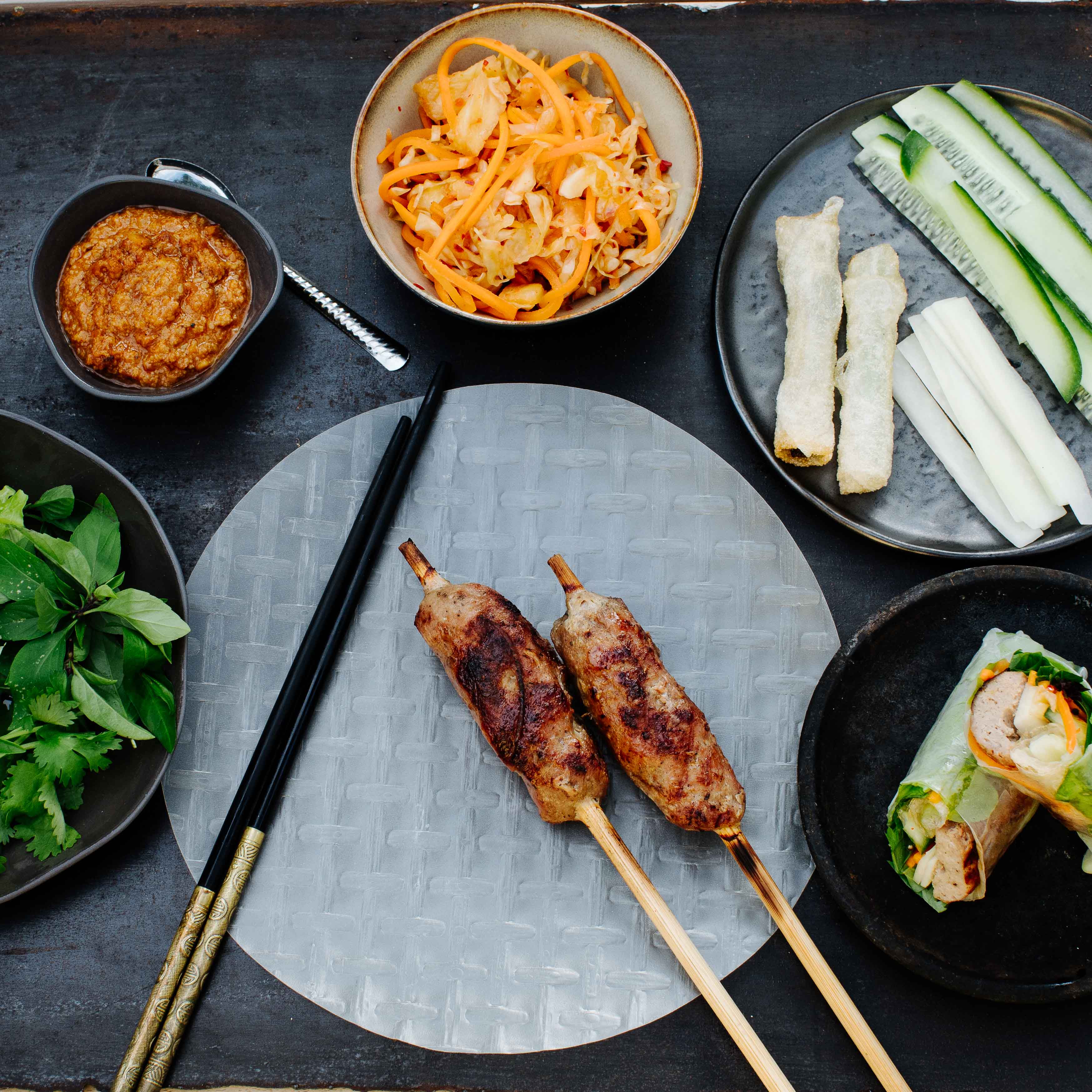 Gegrillte Fleischröllchen im Reispapier - Nem Nuong