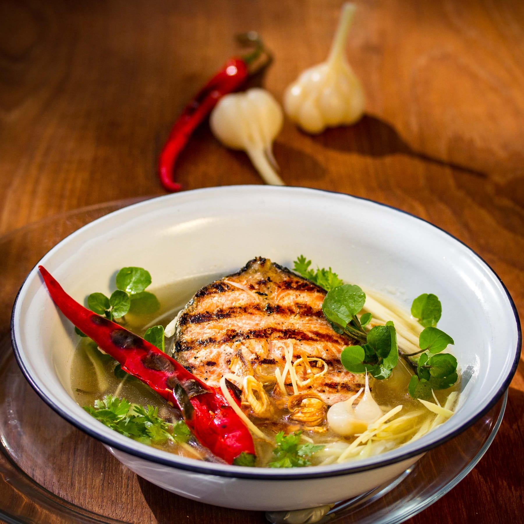 Thai-Fischsuppe mit grüner Mango - Pla Krapong Khao Thom king brung