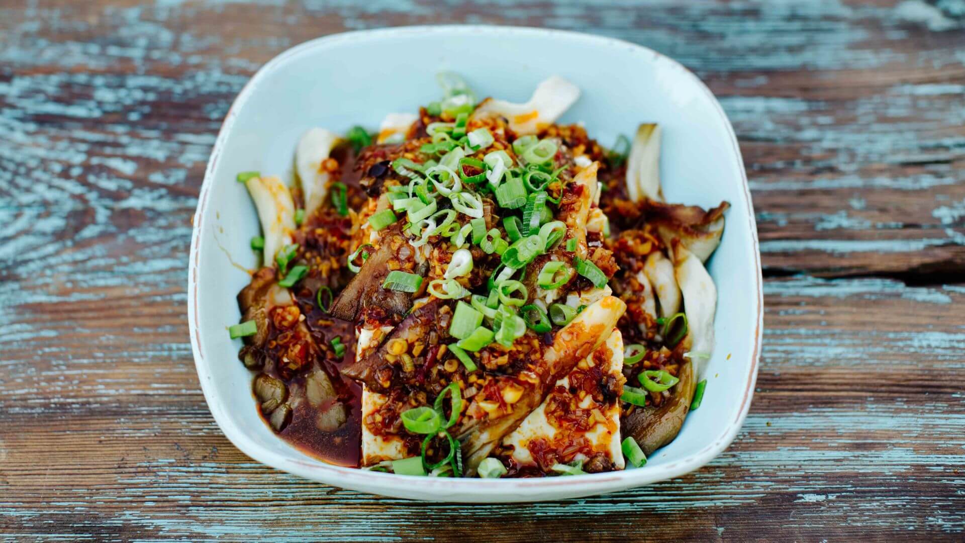 Schnelle Wok-Nudeln mit Chili Crisp | asiastreetfood