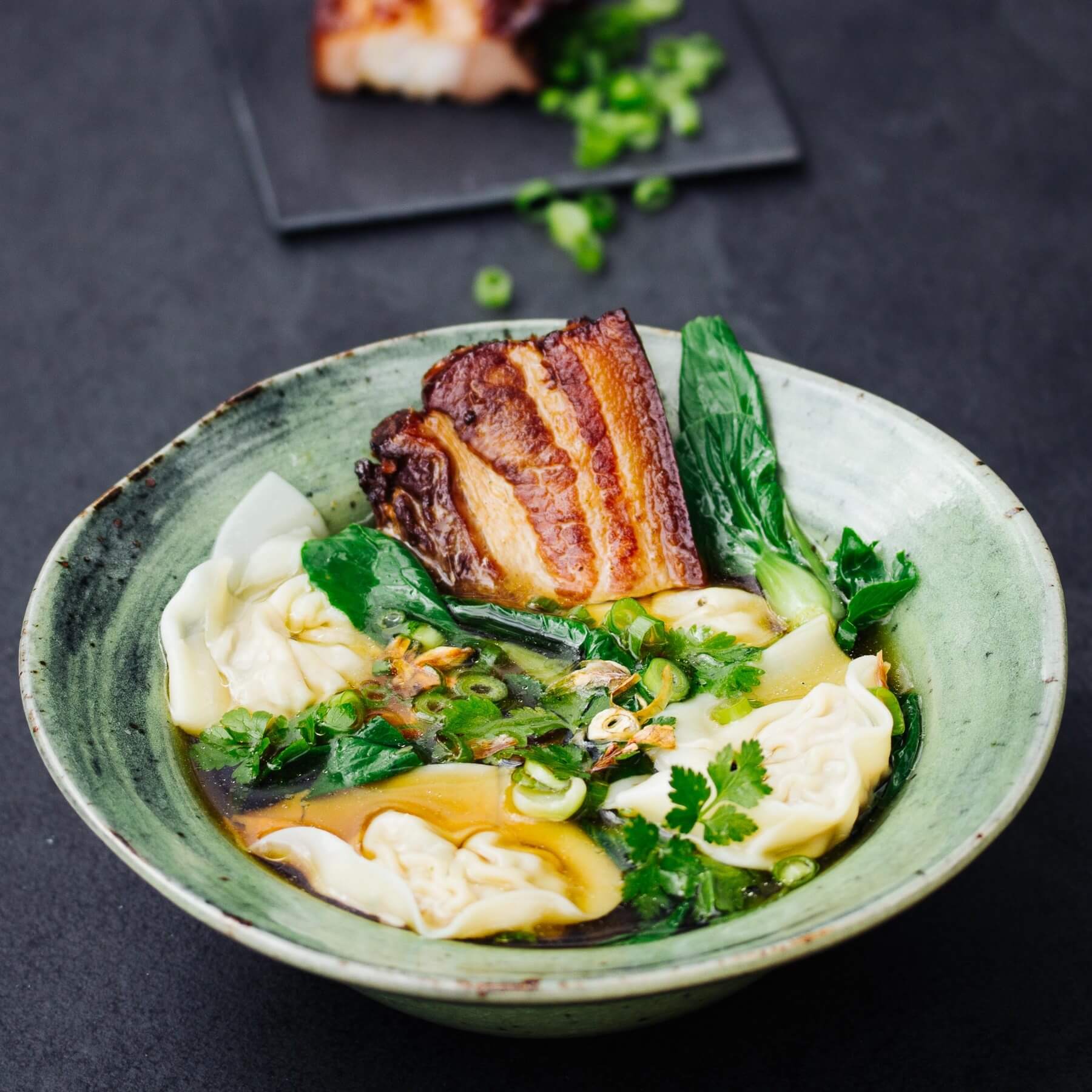 Wan Tan Suppe mit gegrilltem Schwein - Hun Dun Tang