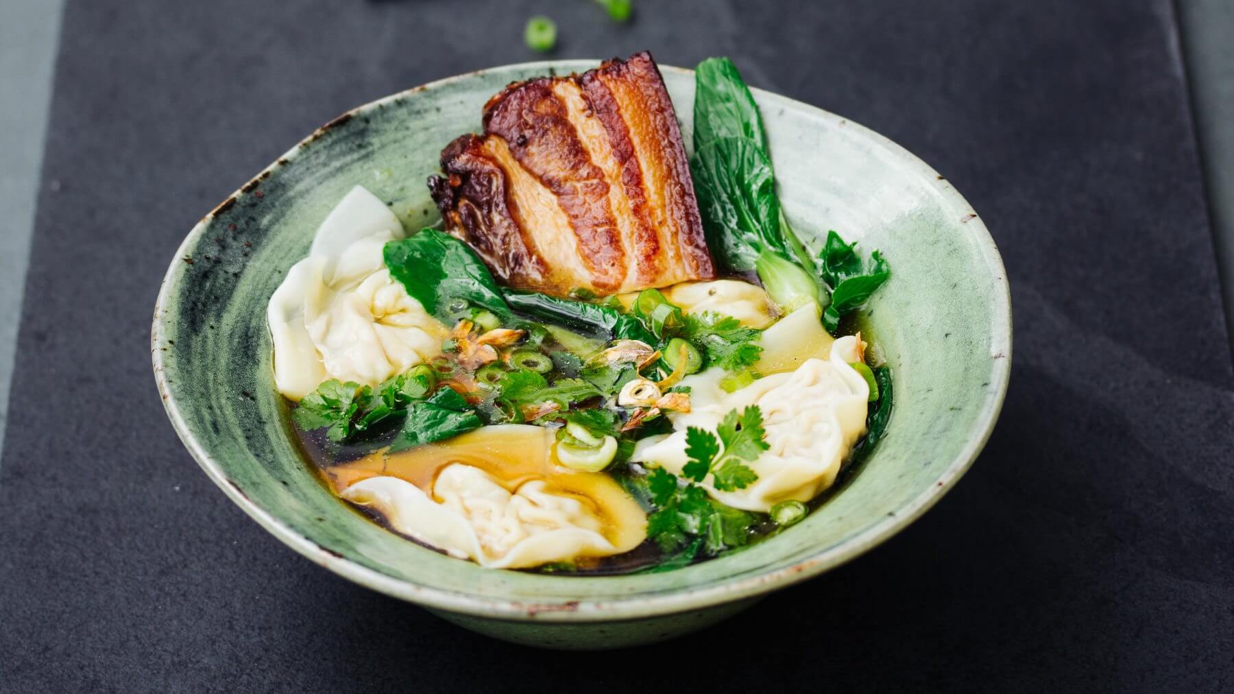 Wan Tan Suppe mit gegrilltem Schwein – Hun Dun Tang